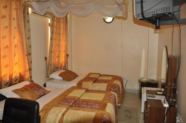 Rich Hotel image 17