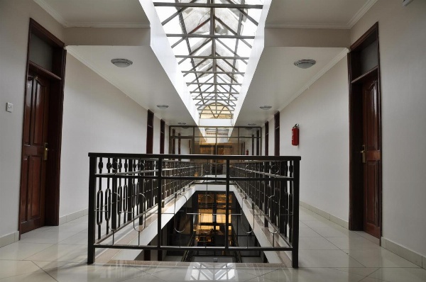 Rich Hotel image 5